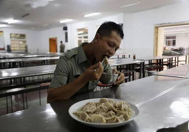 吃完这顿饭 出门扎觅汉吃完这顿饭，出门扎觅汉，一场文化与生活的交融之旅